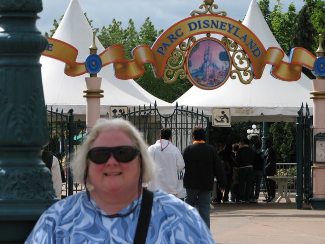 patsyanddisneylandparis.jpg