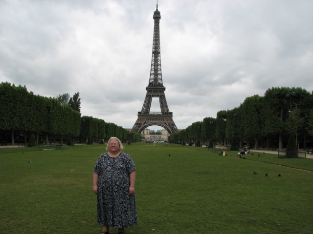 patsyandtheeiffeltower.jpg