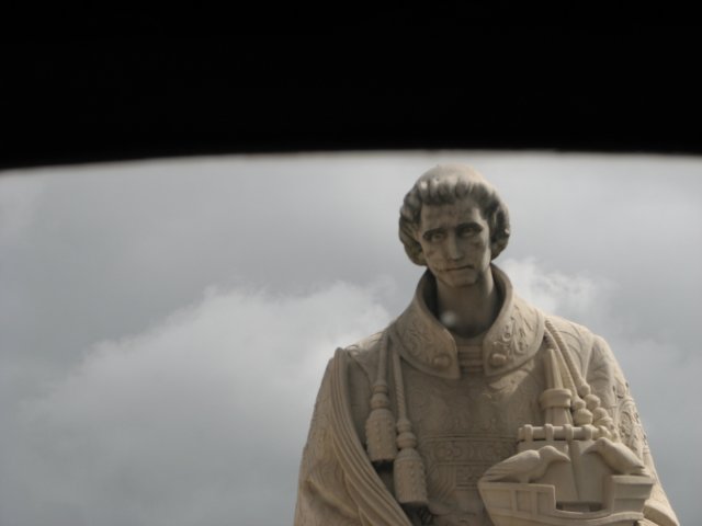 staringstatue.jpg