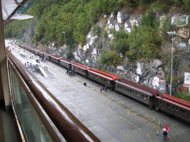waitingwpytrain.jpg